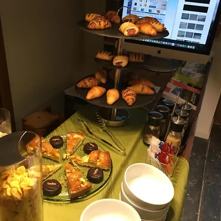 招待所 4478 山间住宿加早餐山林小屋 瓦托内切